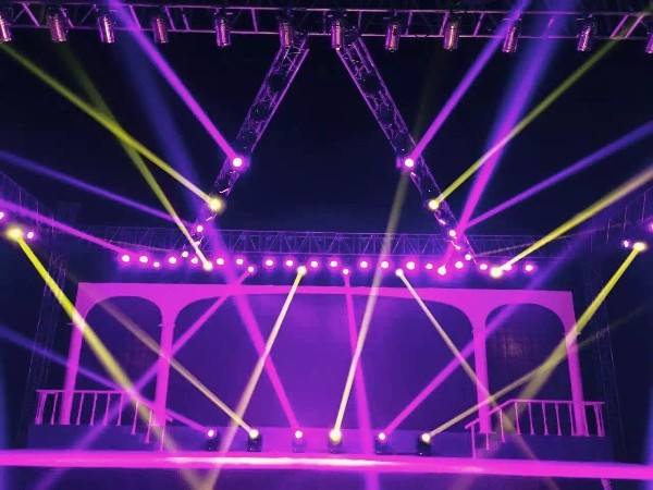 適合自己演出舞臺的燈光租賃廠家