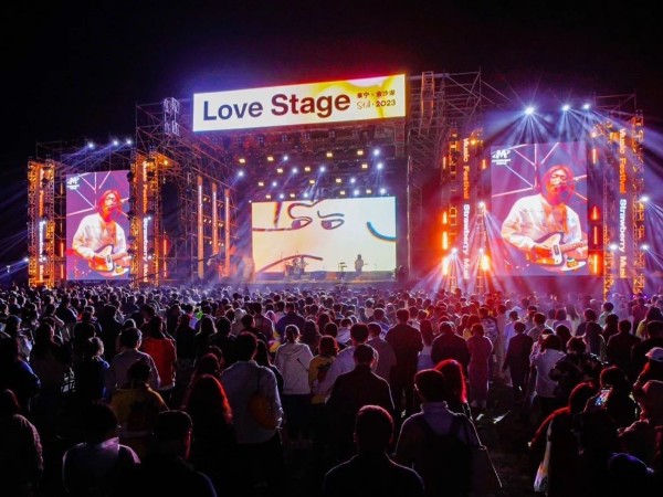 直擊音樂節現場，帶你體會專業舞臺搭建服務公司搭建現場