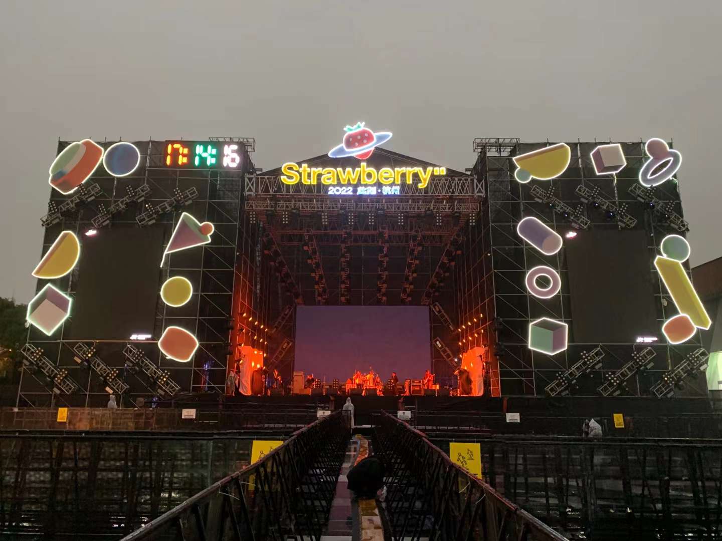 疑難問(wèn)題遇到方能認(rèn)識(shí)舞臺(tái)租賃供應(yīng)商的重要性1