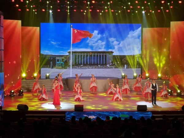 新昌萬豐集團(tuán)中秋聯(lián)歡晚會舞臺租賃與搭建案例