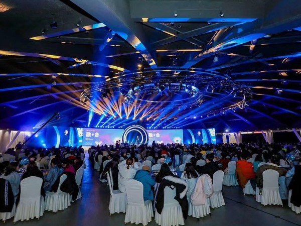 舞臺燈光租賃選擇最重要的是不是價格