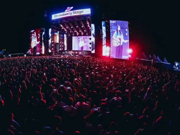 戶外音樂節(jié)舞臺設(shè)備租賃合作圓滿靠啥