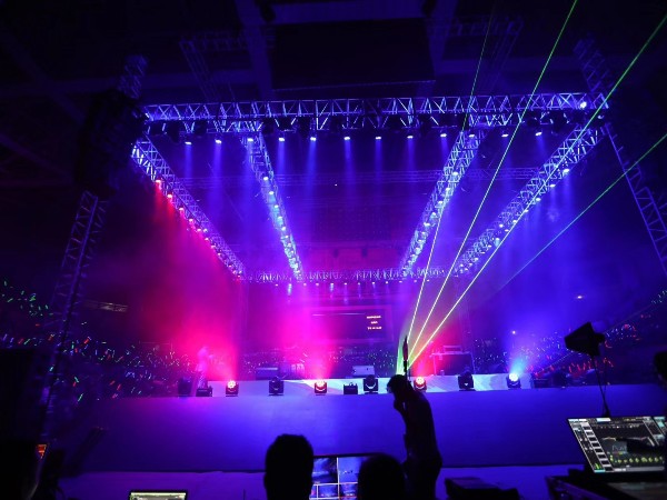 寧波演出設(shè)備出租公司應(yīng)如何抓住機(jī)遇