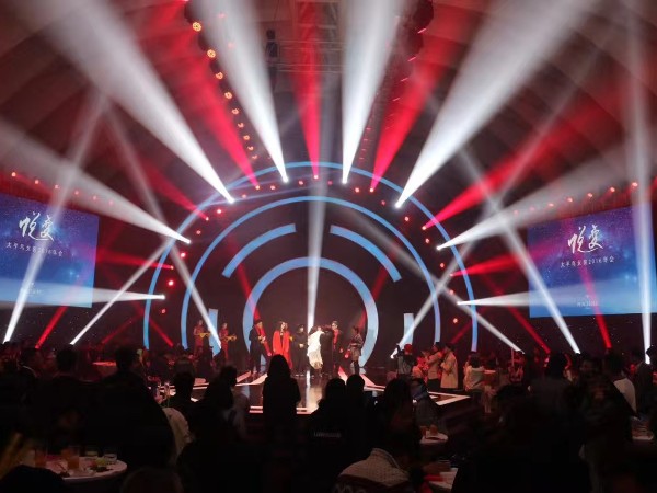 選擇杭州舞臺燈光租賃供應(yīng)商應(yīng)注意的情況