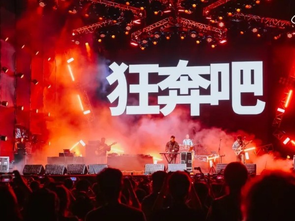 挑選演出舞臺燈光租賃設備一站式服務企業(yè)